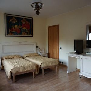 Habitación con 2 Camas Individuales